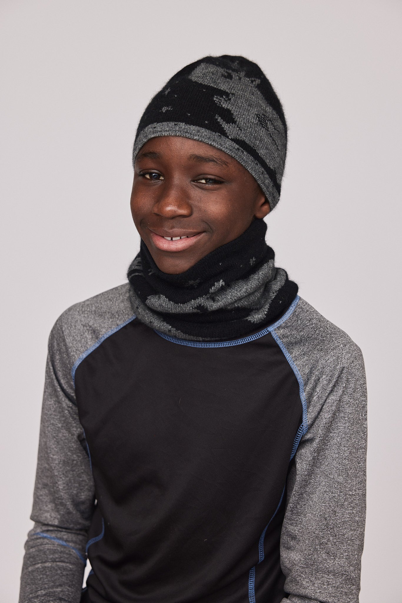 Moomintroll Neck Gaiter (Black/Grey)