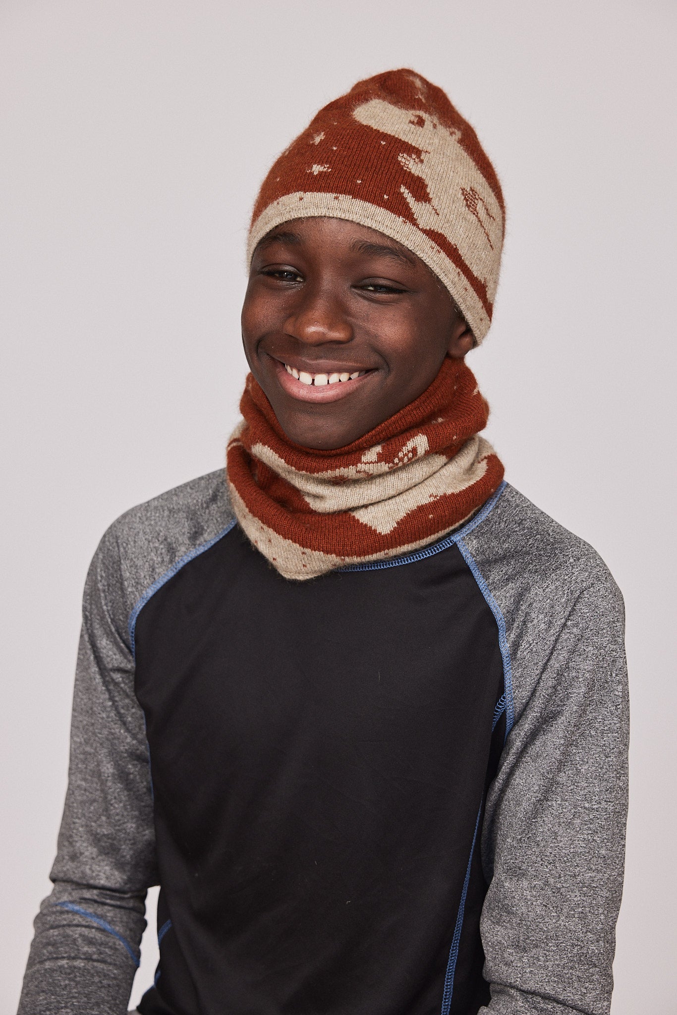 Moomintroll Neck Gaiter (Rust)