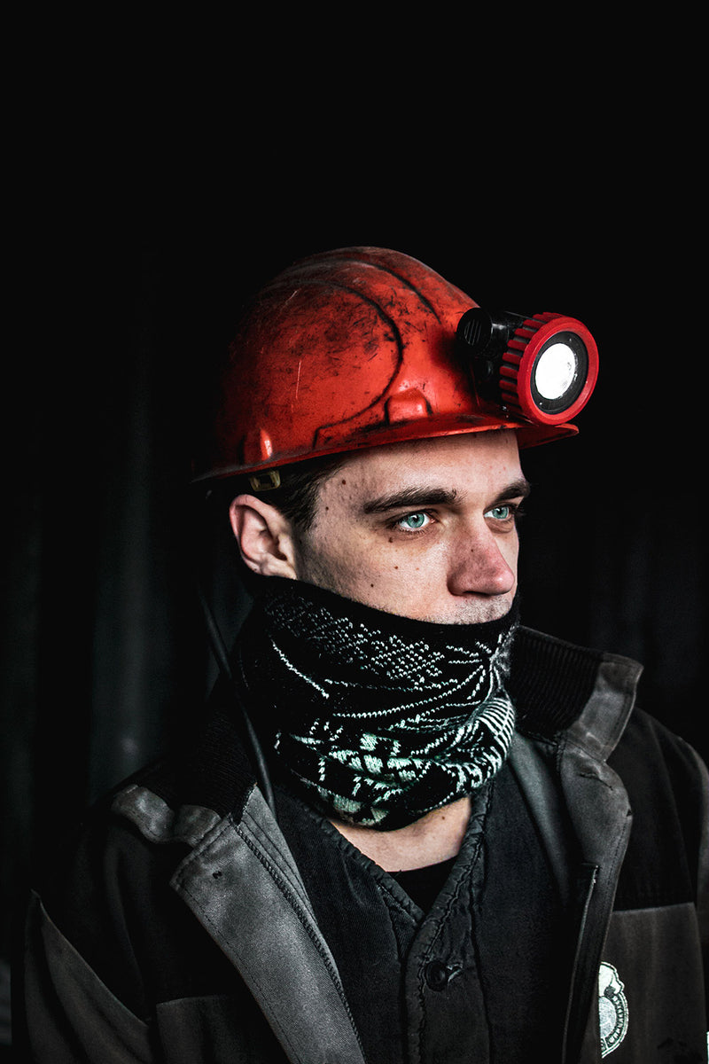 Pyramiden Neck Gaiter (Black)
